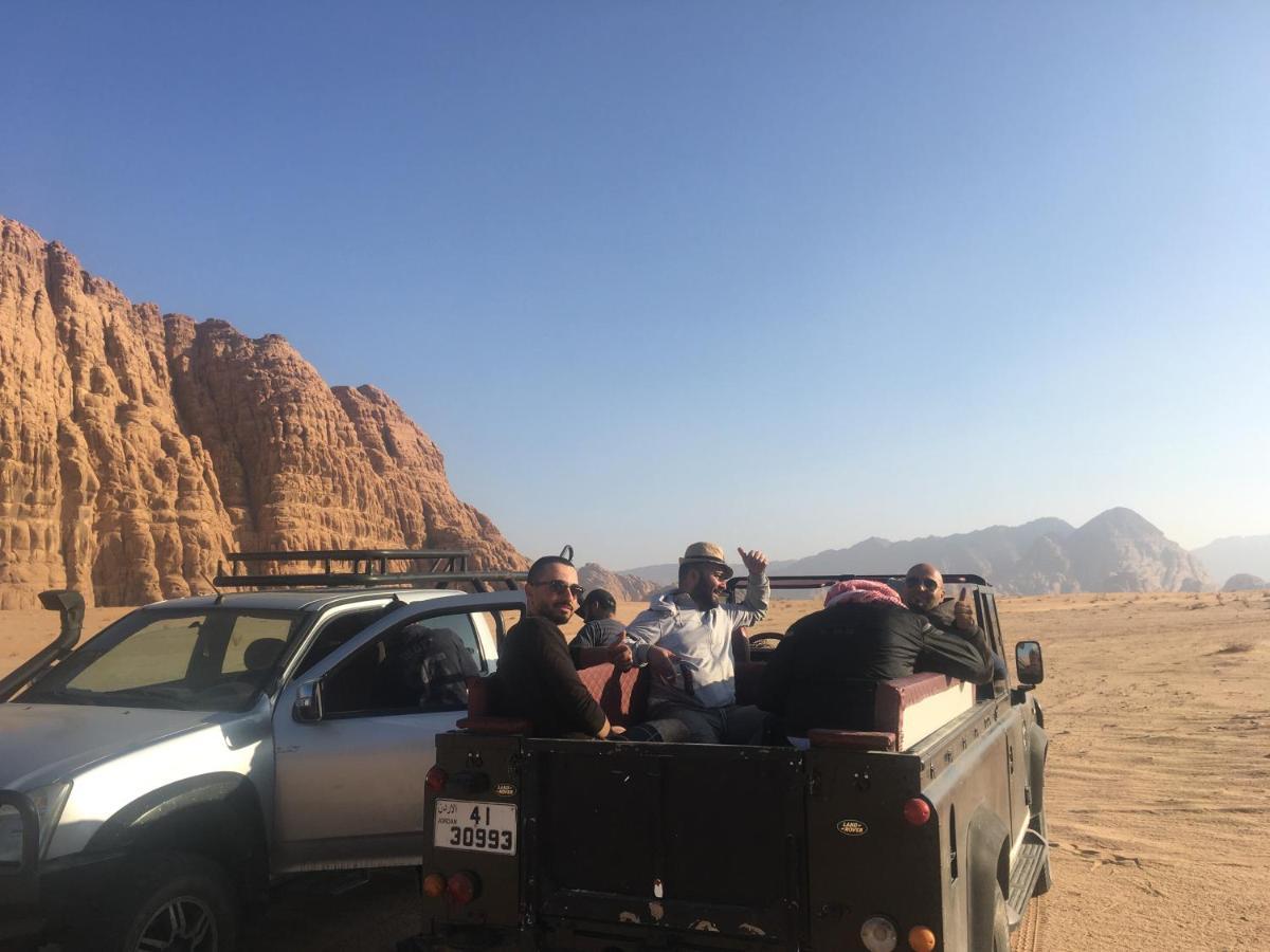 Oryx Camp Hotel Wadi Rum Buitenkant foto