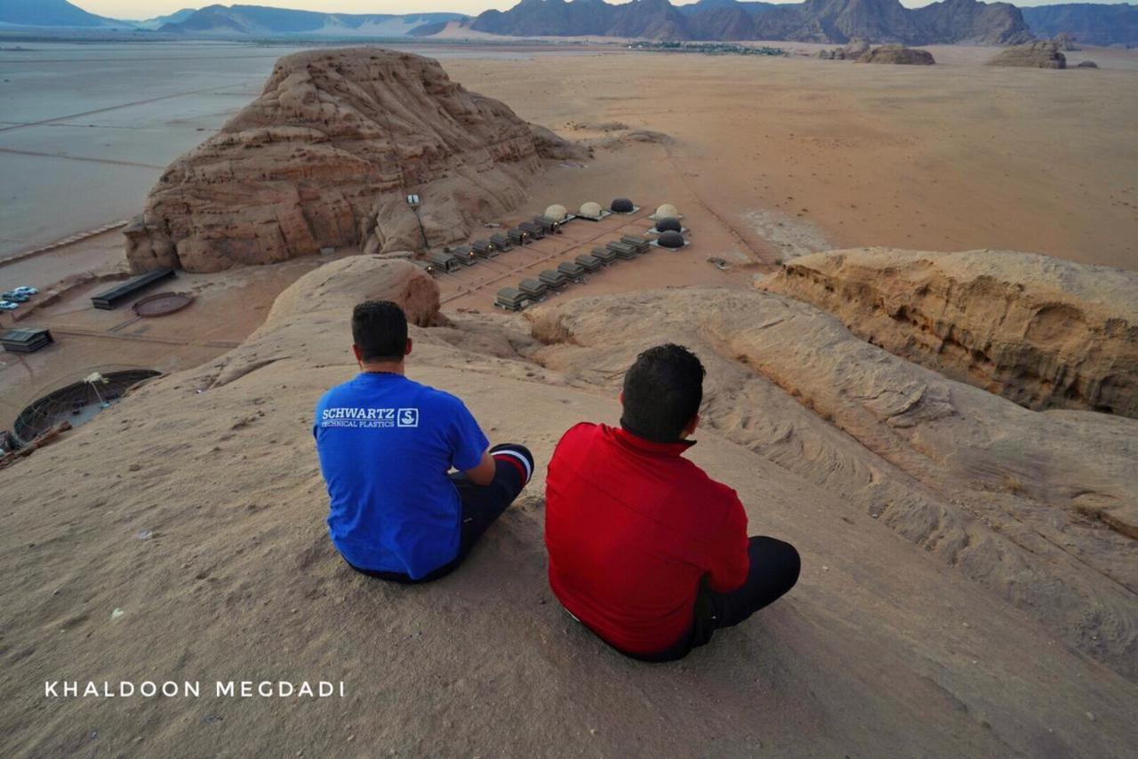 Oryx Camp Hotel Wadi Rum Buitenkant foto