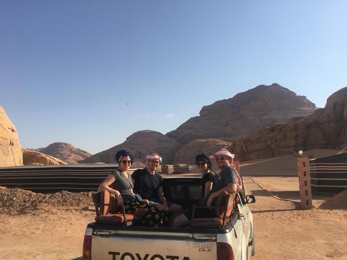 Oryx Camp Hotel Wadi Rum Buitenkant foto