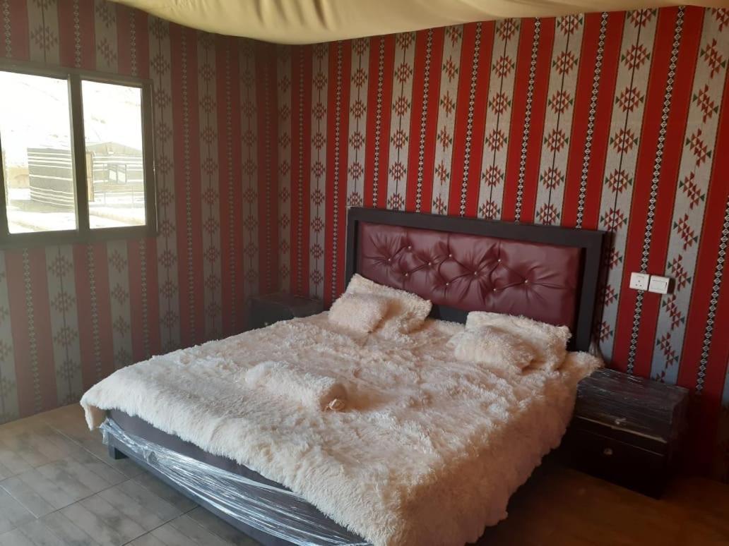 Oryx Camp Hotel Wadi Rum Buitenkant foto