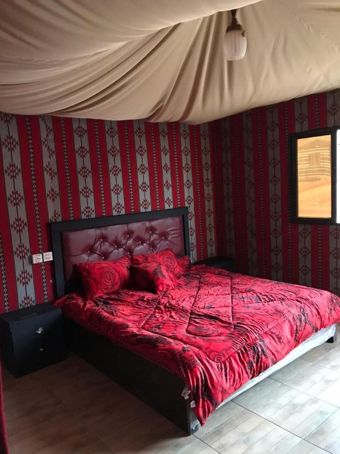 Oryx Camp Hotel Wadi Rum Buitenkant foto